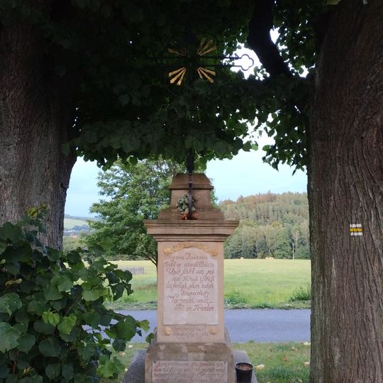 Kříž v křižovatce Tolštýnská - Žižkova