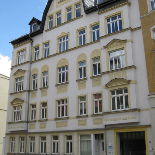 Mietshaus in geschlossener Bebauung konzipiert Lutherstraße 65