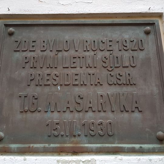 Pamětní deska T.G.M. na zámku v Hluboši