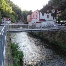 Lávka přes Kamenici u kostela v Hřensku