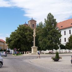 Mariánsky stĺp, stĺp s architektúrou