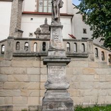 Kříž před kostelem Povýšení svatého Kříže