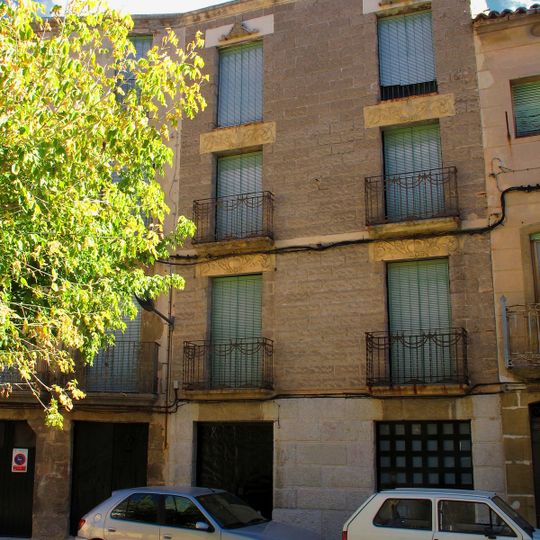 Plaça de les Eres, 16-17