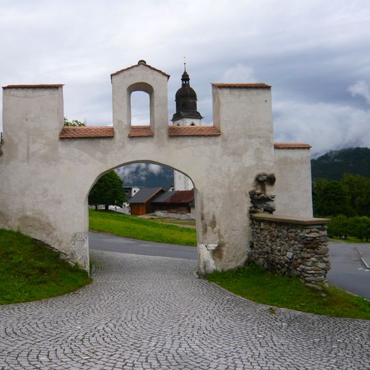 Äußeres südliches Stiftstor und Mauerteil