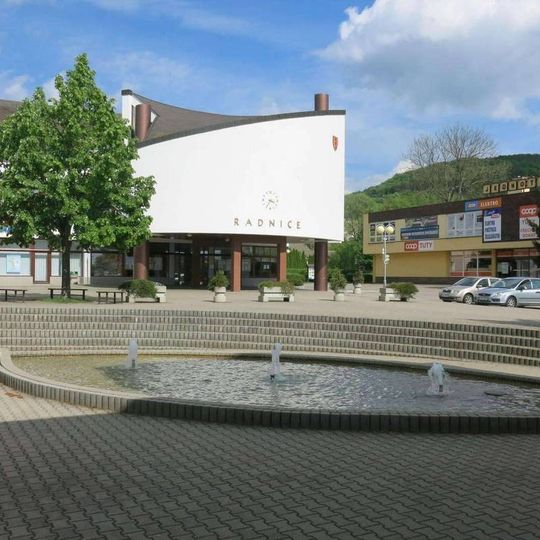 Kašna na náměstí v Třemošnici