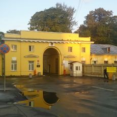 Святые ворота с богадельней и часовней