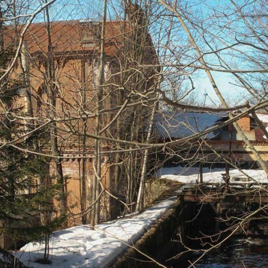 Здание гидростанции с гидротурбинами