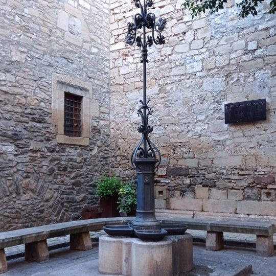 Font a la plaça Lluís Millet