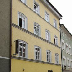 Wohn- und Geschäftshaus