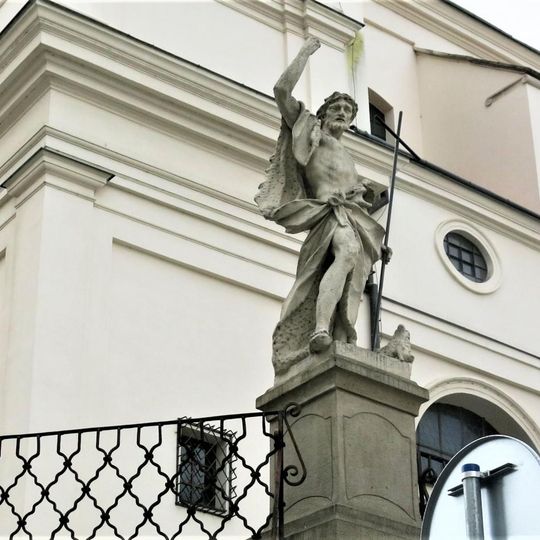 Socha svatého Jana Křtitele na nároží rampy okolo kostela svatého Michala v Brně