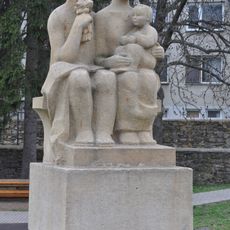 Socha matky s dítětem