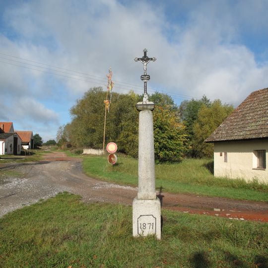 Kříž na rozcestí v Dobroticích