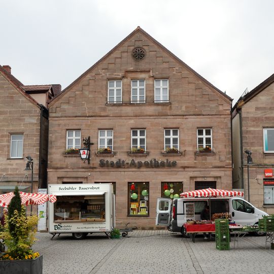 Wohn- und Geschäftshaus