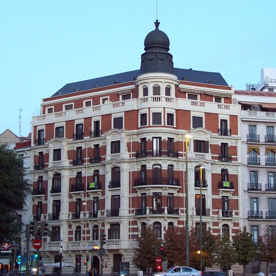 Viviendas para Manuel Bellido y González