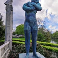 Statue