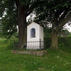 Kaplička jižně od Starého Smolivce