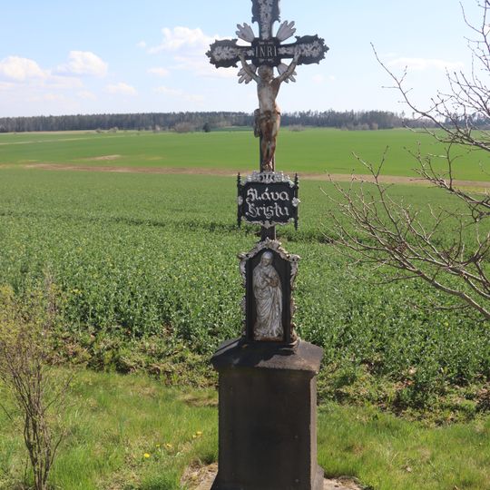 Kříž u silnice 152 u Dědic
