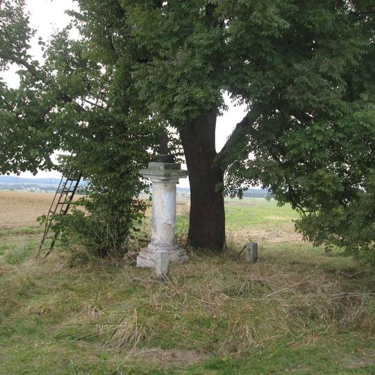 Kříž severně od Oplotu