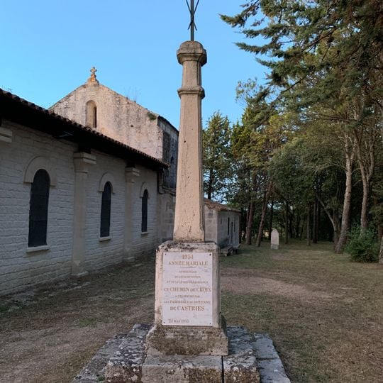 Croix du parc Notre-Dame-de-la-Pitié de Beaulieu