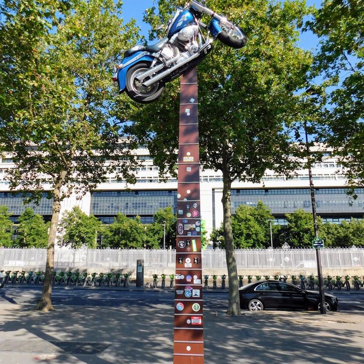 Monument in honor of Johnny Hallyday