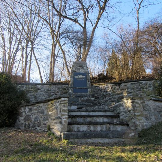 Pomník v Runářově na návsi