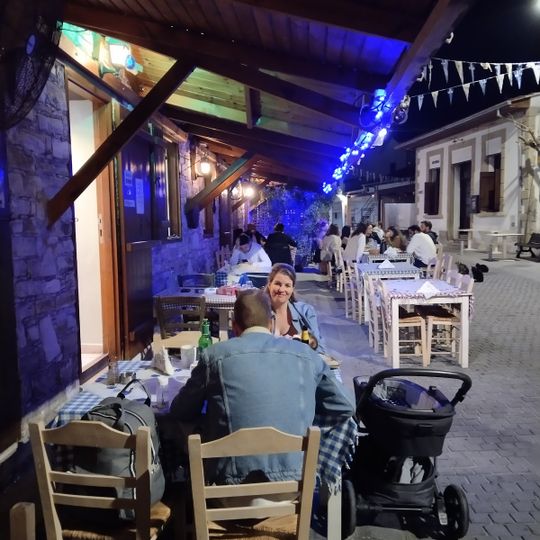 Retro tavern