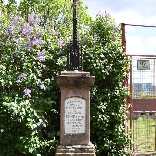 Wayside cross in Obřany near Barvy street