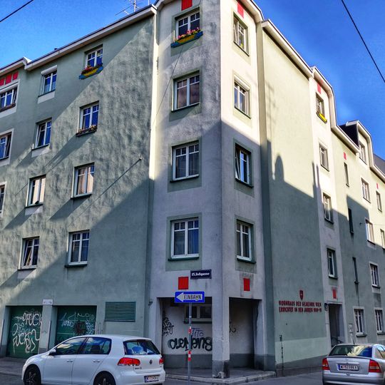 Gemeindebau Rustengasse 10