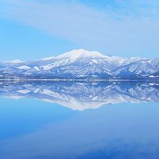 Mont Akita-Komagatake