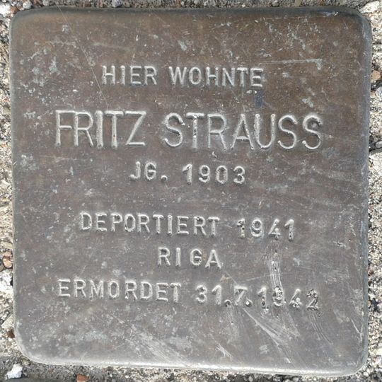 Stolperstein en memoria de Fritz Strauss