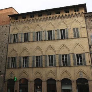 Palazzo Piccolomini-Clementini