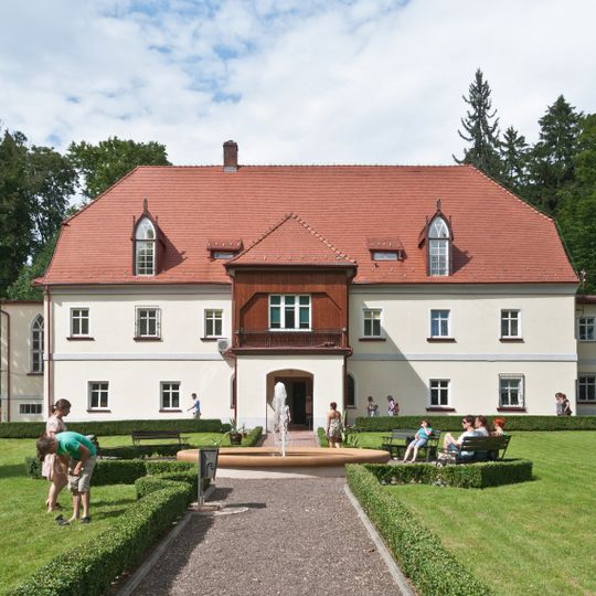Palace in Jugów