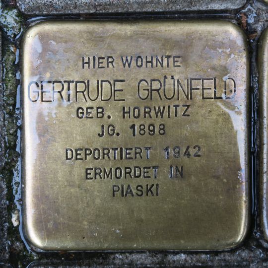 Stolperstein en memoria de Gertrude Grünfeld