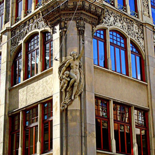 Dom mieszkalno-handlowy, ob. „Herbapol”, 1873