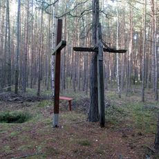 Kříž západně od kaple u Litého