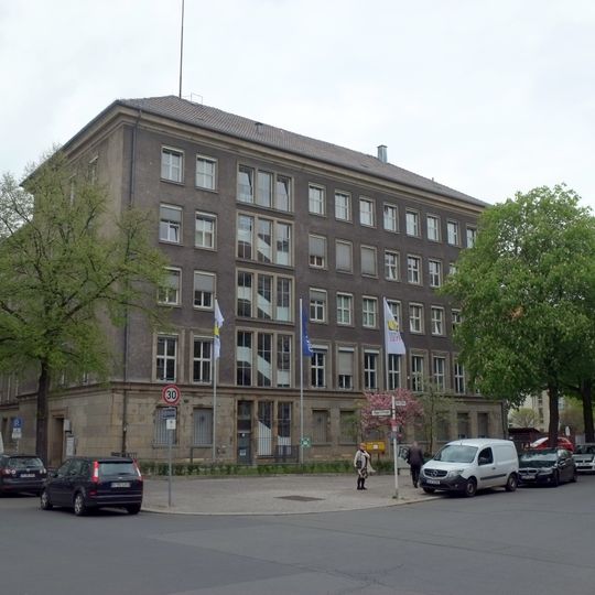 Heerstraße 12–16 office building