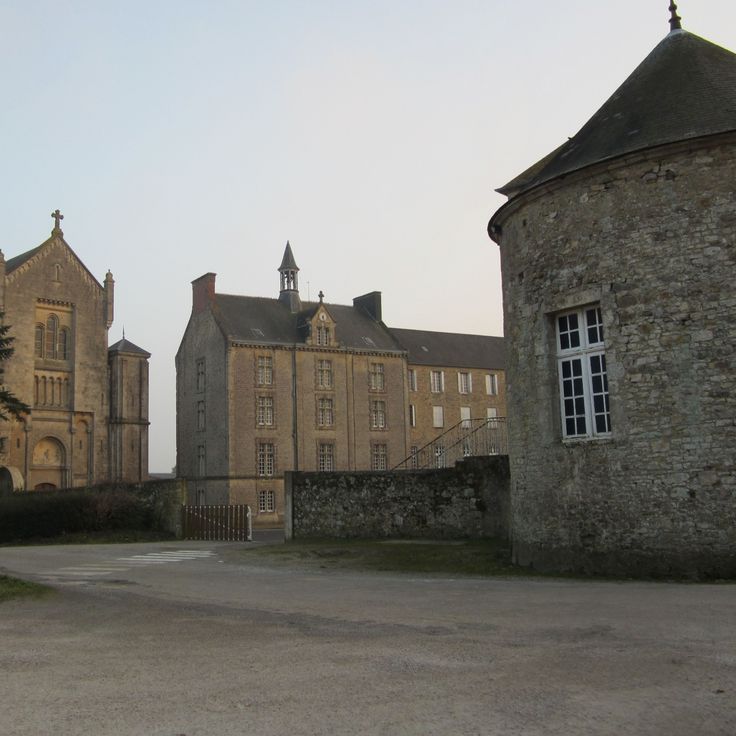 Abbaye Notre-Dame de Montebourg