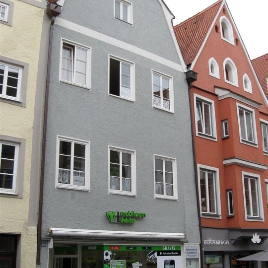 Wohn- und Geschäftshaus