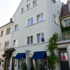 Wohn- und Geschäftshaus