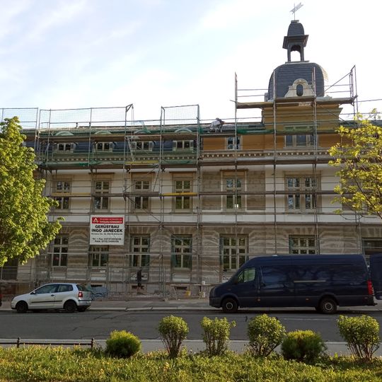 Frei stehendes Postgebäude Humboldtstraße 12