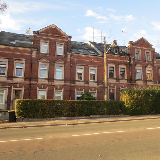 Doppelmietshaus in offener Bebauung, mit Vorgarten Frankenberger Straße 239; 241