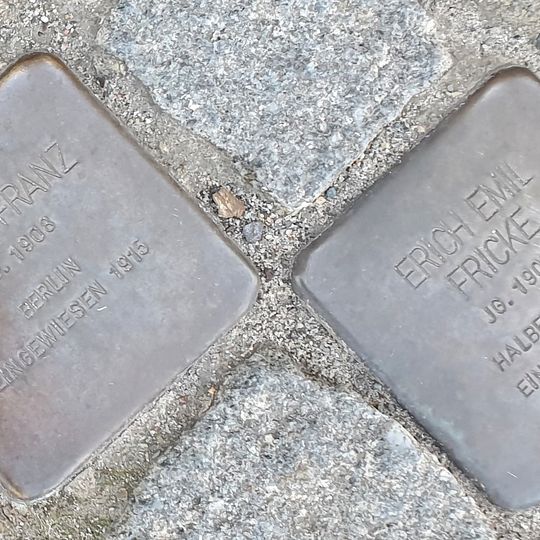 Stolperstein en memoria de Erich Emil Fricke