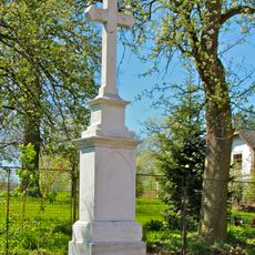 Kříž v Rusíně u obecního úřadu