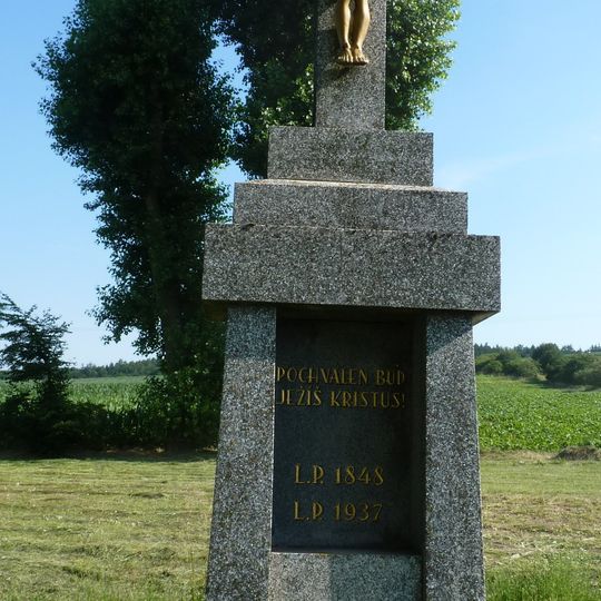 Kříž z roku 1937 v Šemíkovicích