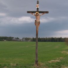 Dřevěný kříž u cesty do Jamolic