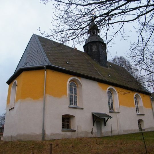 Kirche mit Kirchhof und Kirchhofsmauer Am Anger 6
