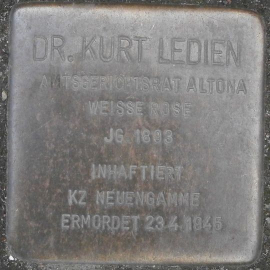 Stolperstein en memoria de Kurt Ledien
