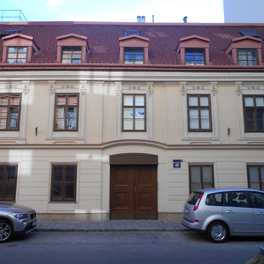 Miethaus, Zu Jesus Maria und Josef