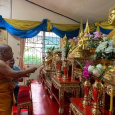 Wat Lak Roi