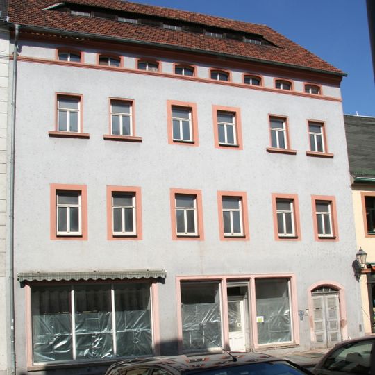 Wohnhaus in geschlossener Bebauung